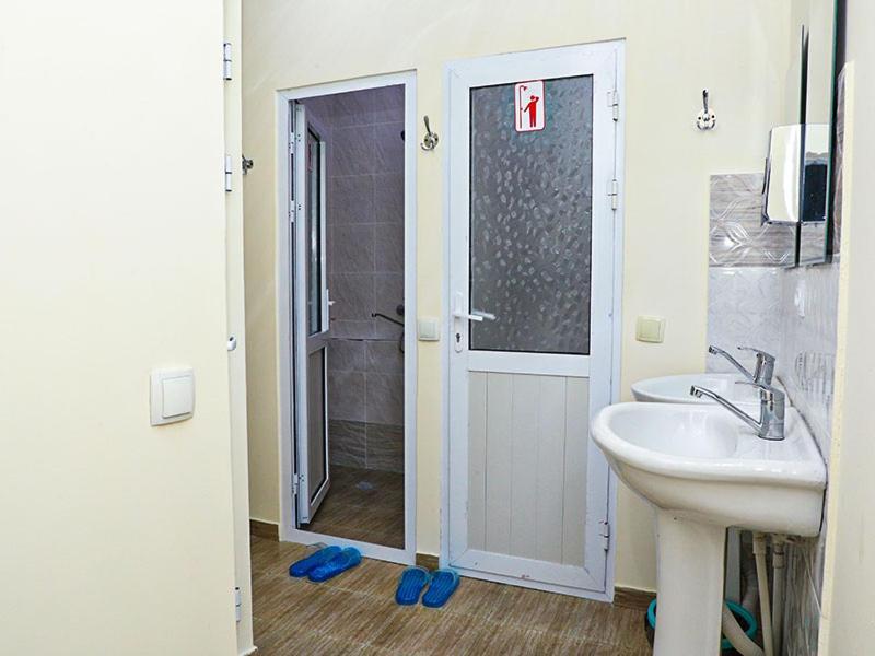 House De Moon Hostel Tashkent Exterior photo
